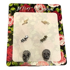 ☯️ Betsey Johnson Skull, Lightning Bolt, Star Earrings Set of 3